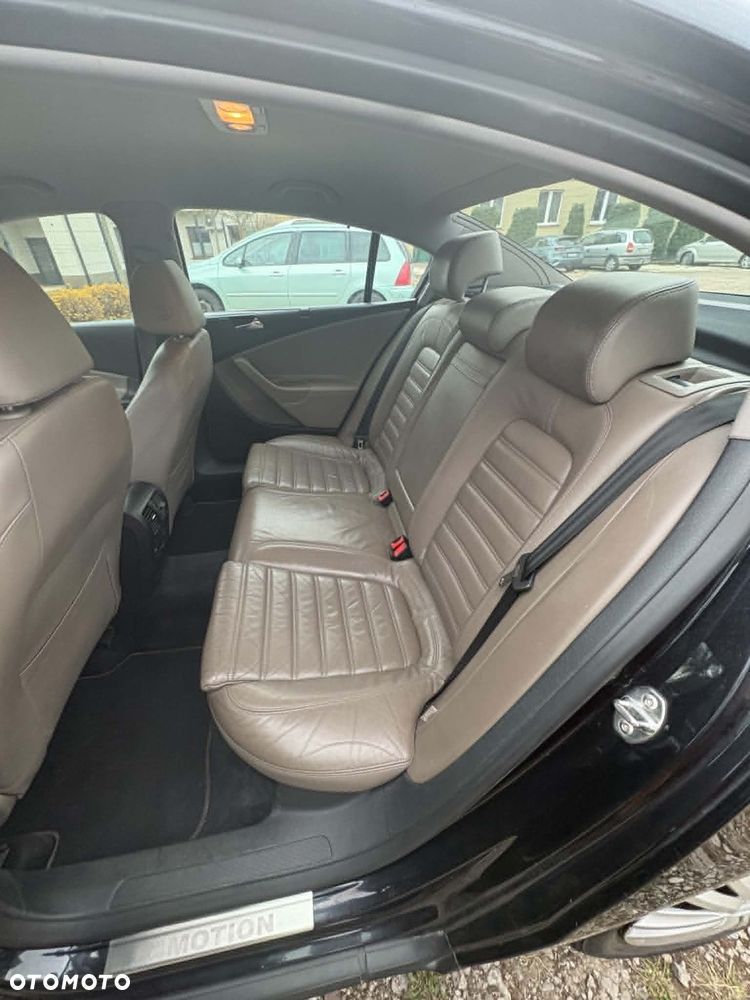 Volkswagen Passat 2.0 FSI 4Mot Highline - 14
