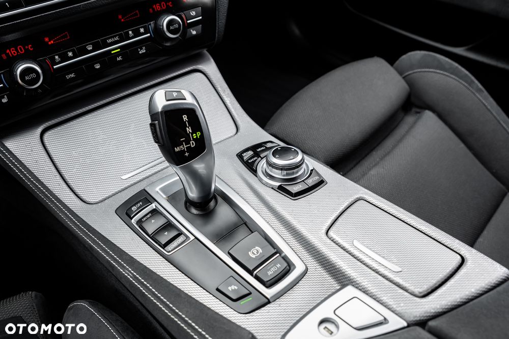 BMW Seria 5 520d Touring M Sport Edition - 36