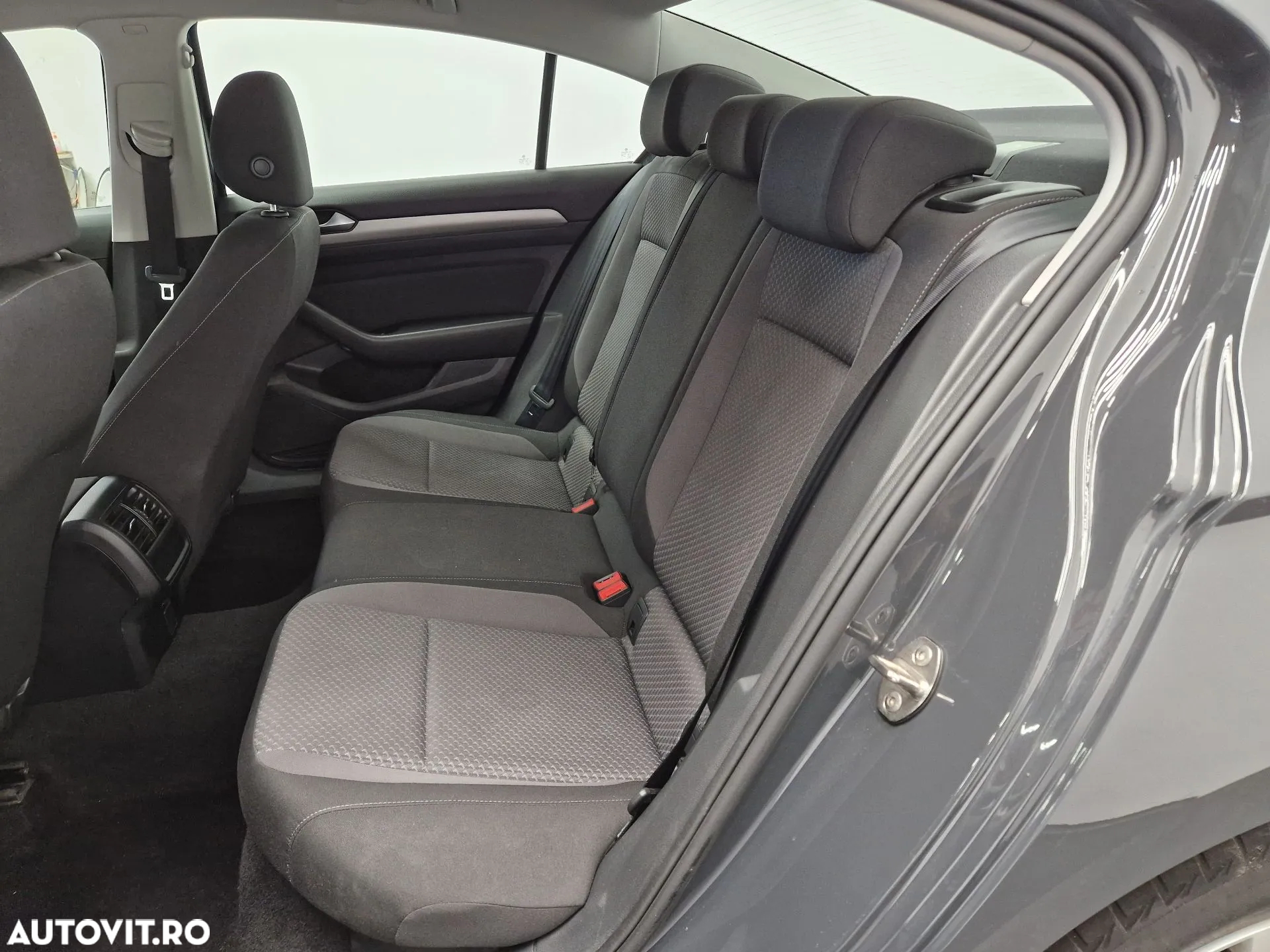 Volkswagen Passat - 5