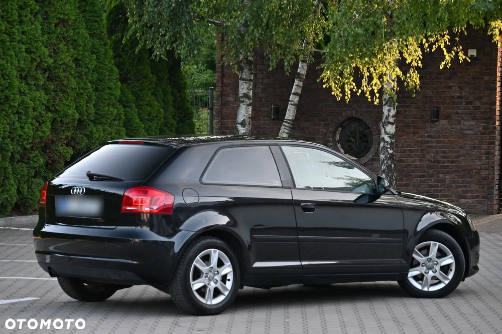 Audi A3 3-drzwiowe 1.6 Attraction - 14