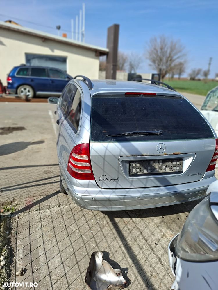 Dezmebres Mercedes C - 4