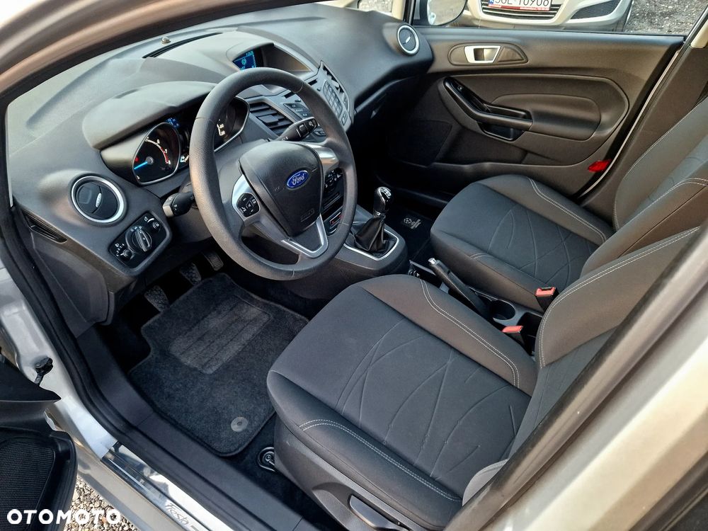 Ford Fiesta 1.25 Ghia - 11