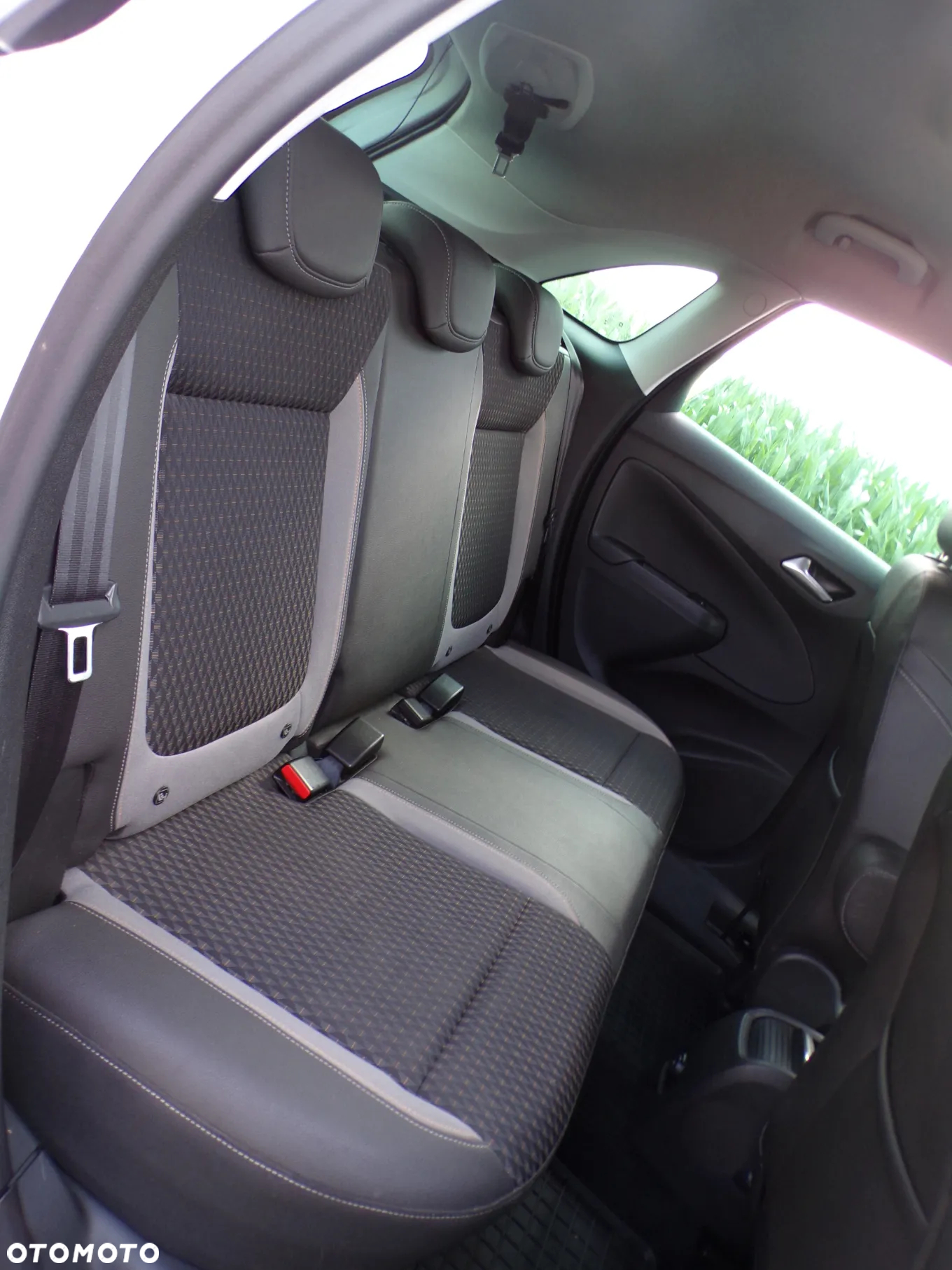 Opel Crossland X - 8