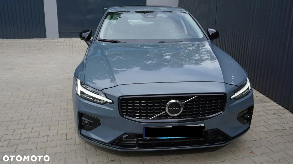Volvo S60 B5 B Ultimate Dark - 3