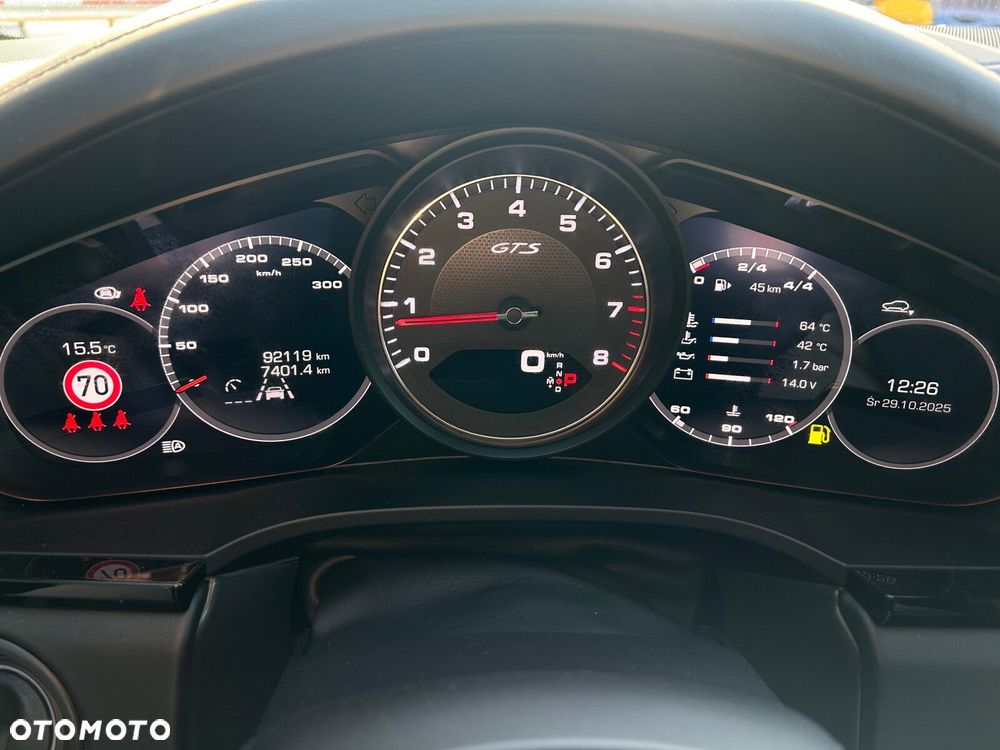 Porsche Cayenne GTS - 17