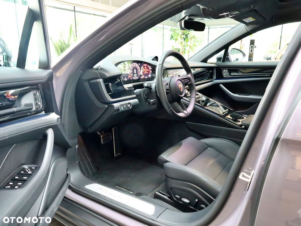 Porsche Panamera - 12