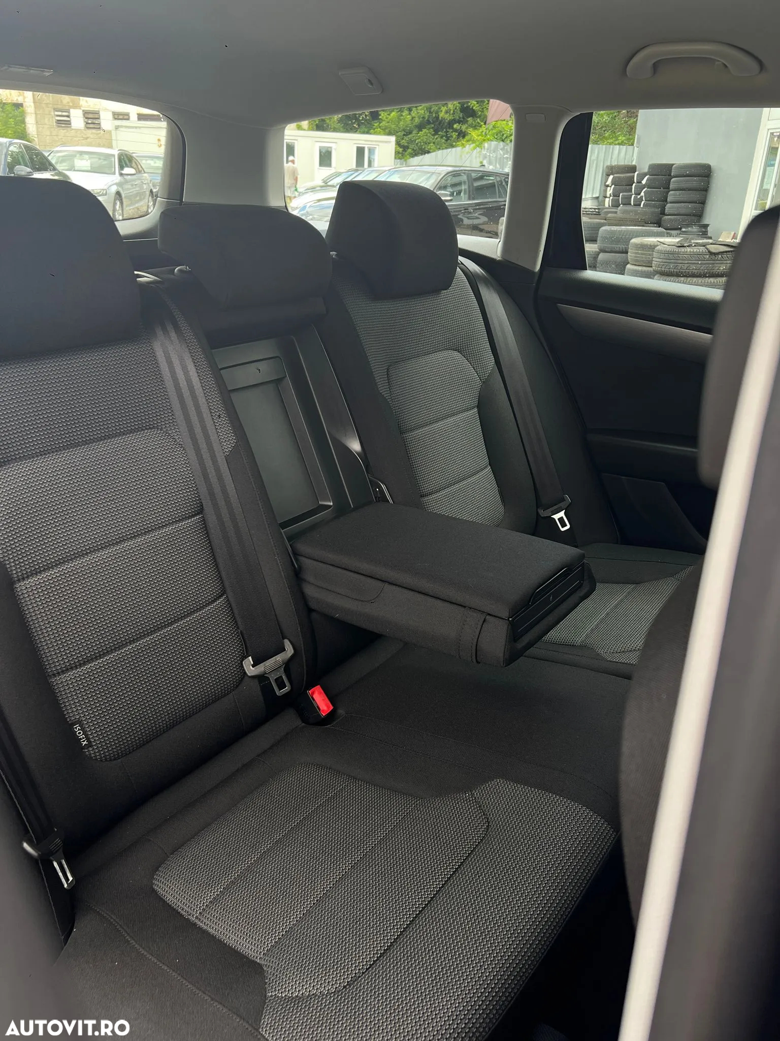 Volkswagen Passat Variant 2.0 TDI BlueMotion Technology Comfortline - 37