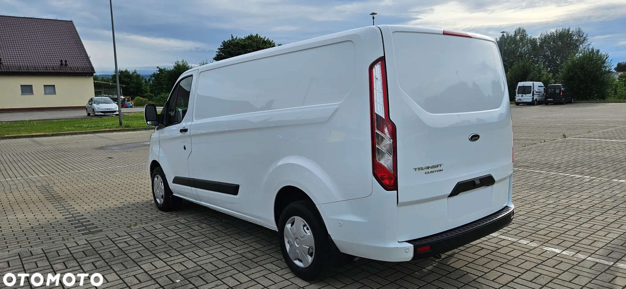 Ford TRANSIT CUSTOM - 3