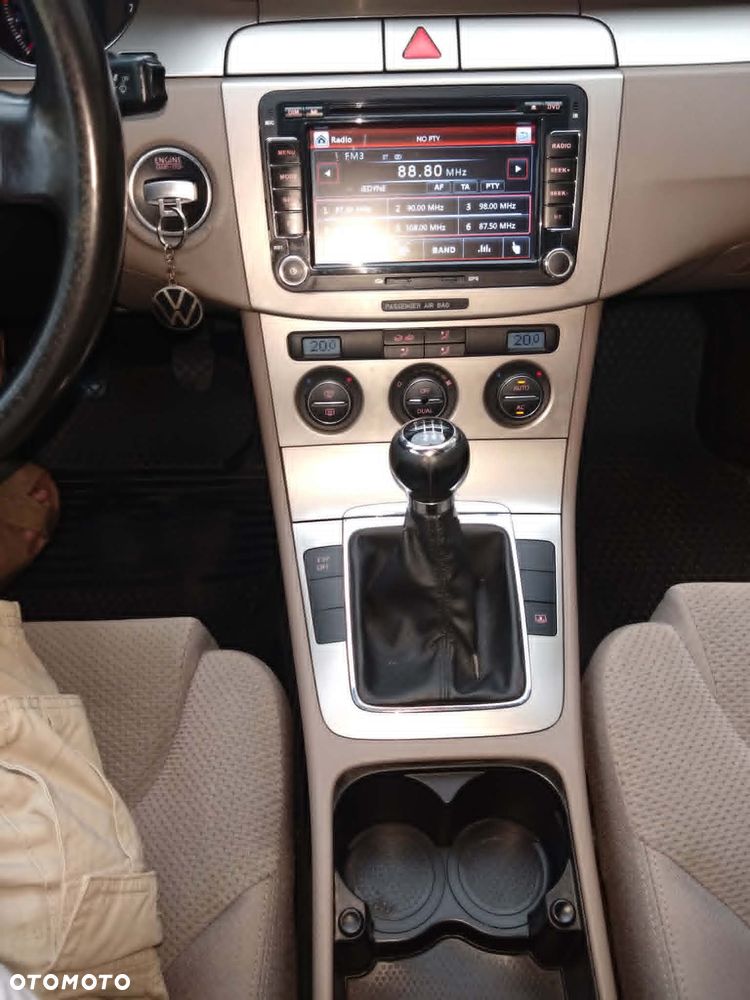 Volkswagen Passat 2.0 TDI Comfortline - 7
