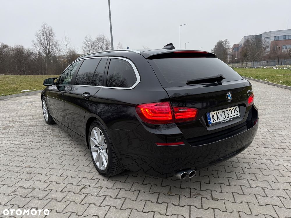 BMW Seria 5 525d Luxury Line - 4