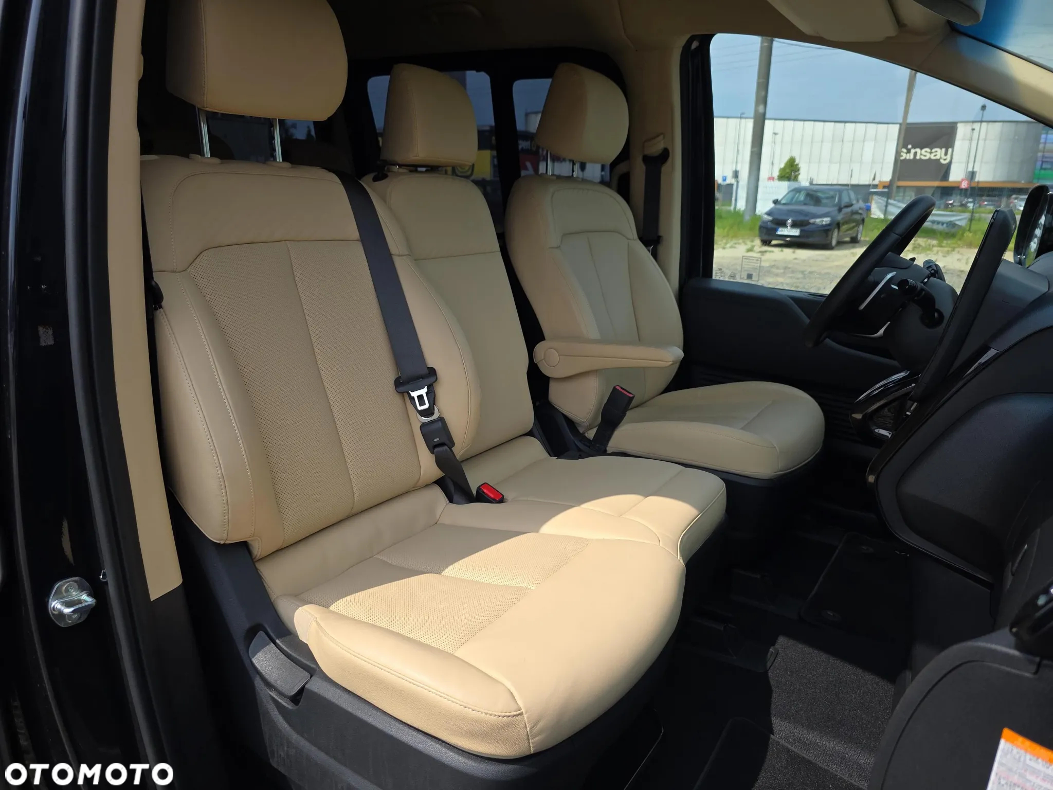 Hyundai Staria 1.6 T-GDI HEV Smart VIP - 23