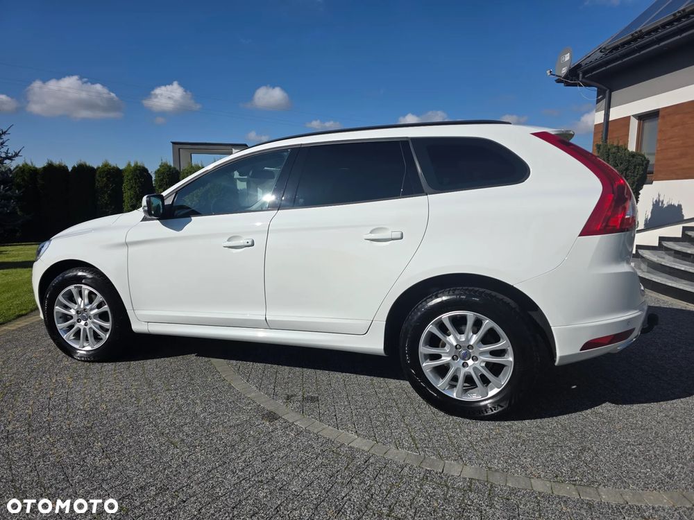 Volvo XC 60 D4 AWD Geartronic Momentum - 12