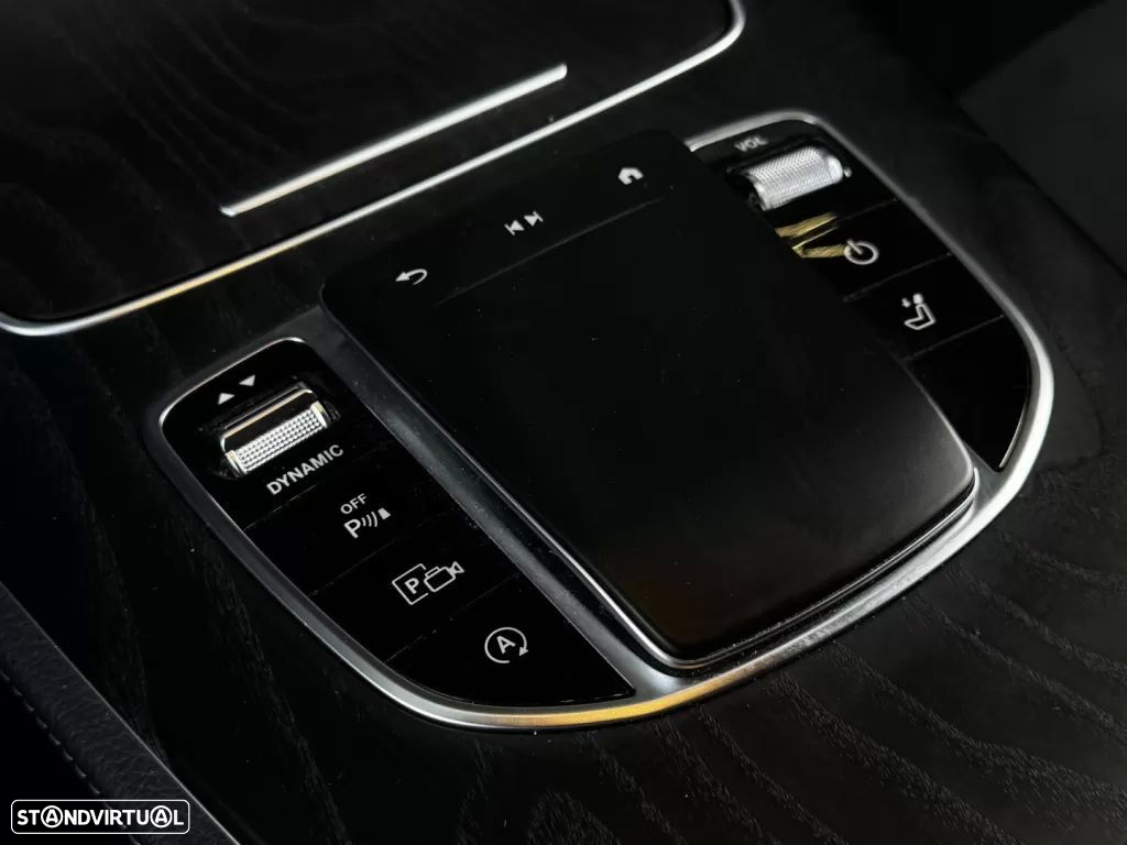 Mercedes-Benz E 220 d AMG Line - 35