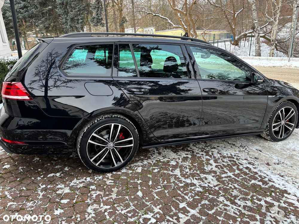 Volkswagen Golf - 11