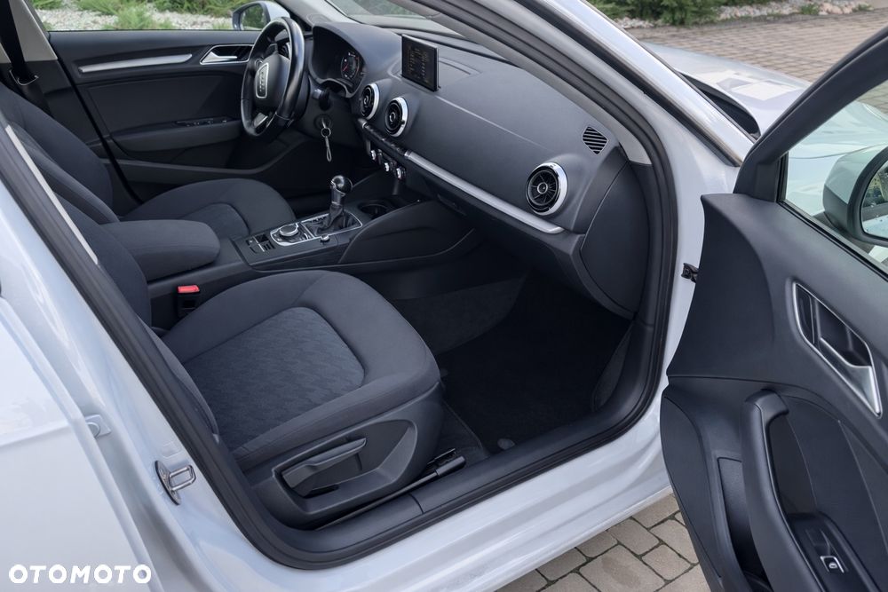 Audi A3 Sportback 1.6 TDI (clean diesel) S tronic Attraction - 33