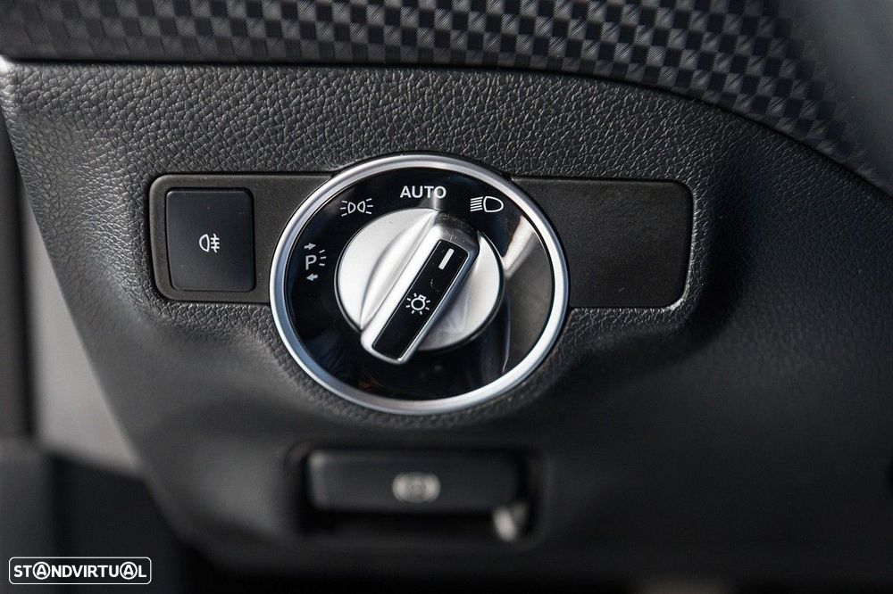 Mercedes-Benz A 180 d Urban - 40