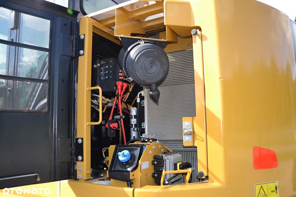 Caterpillar 325 FL - 18