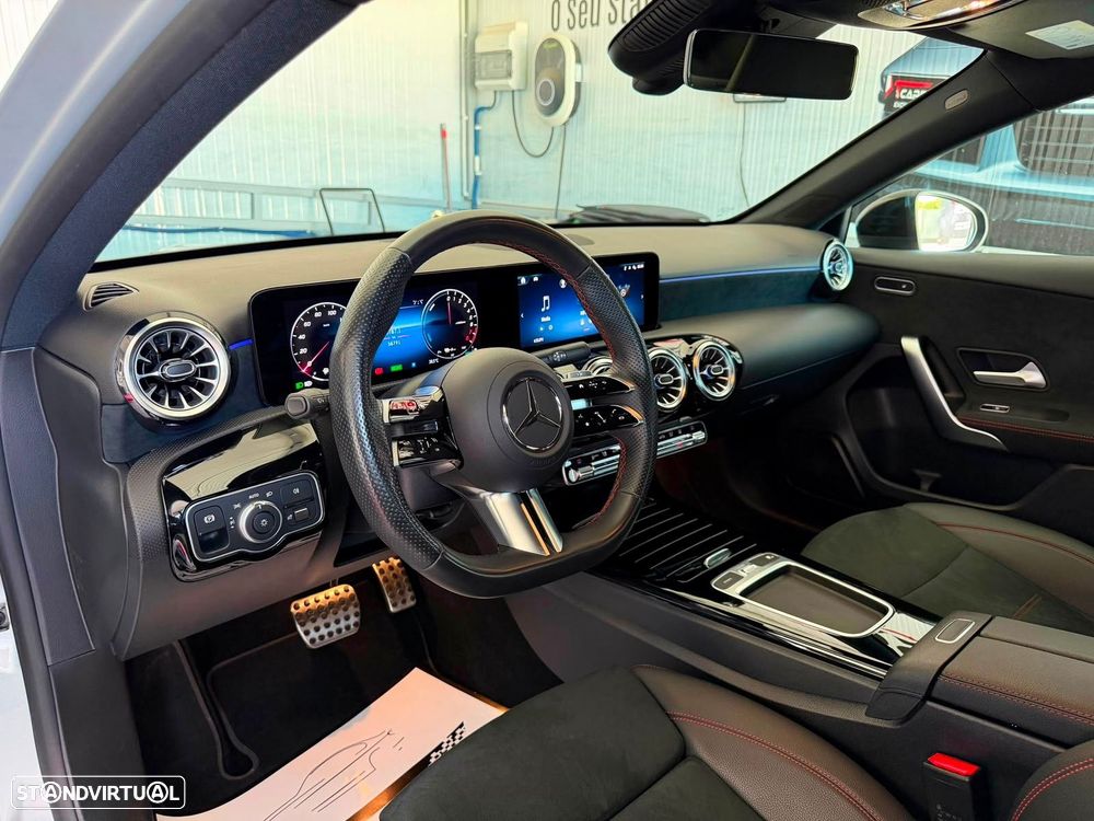 Mercedes-Benz A 250 e AMG Line - 10