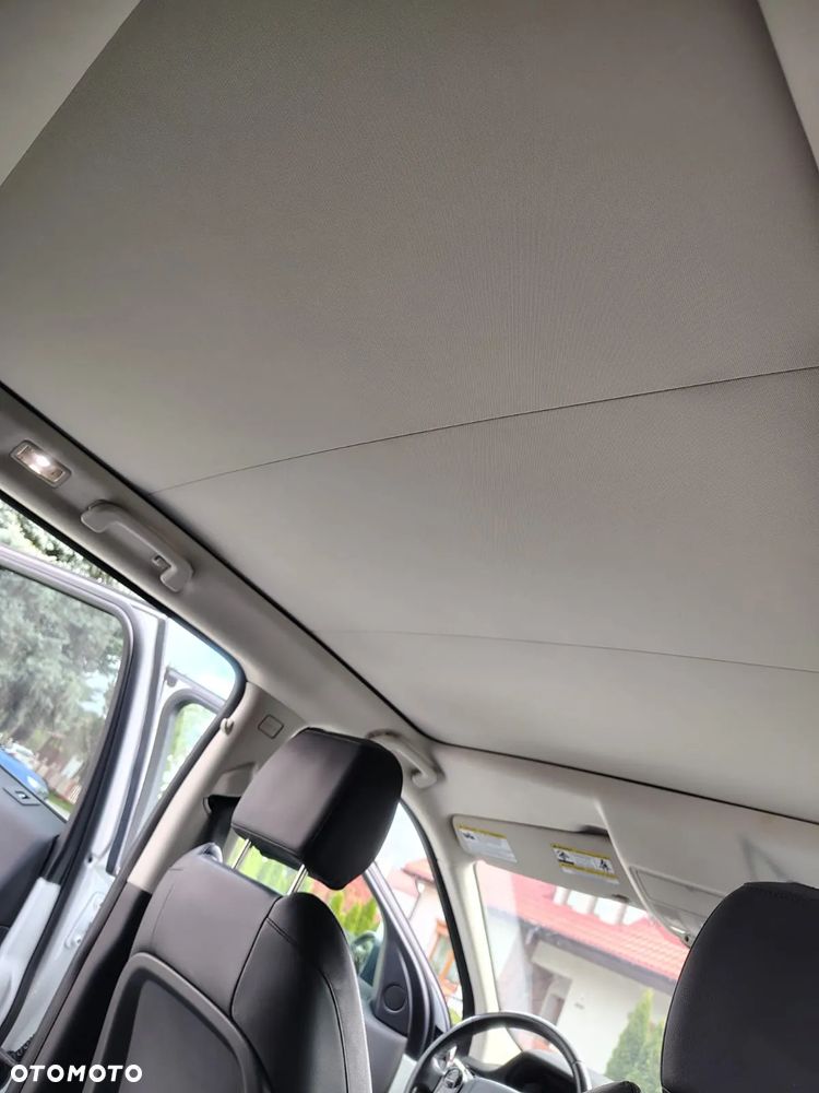 Land Rover Discovery Sport P250 SE - 28