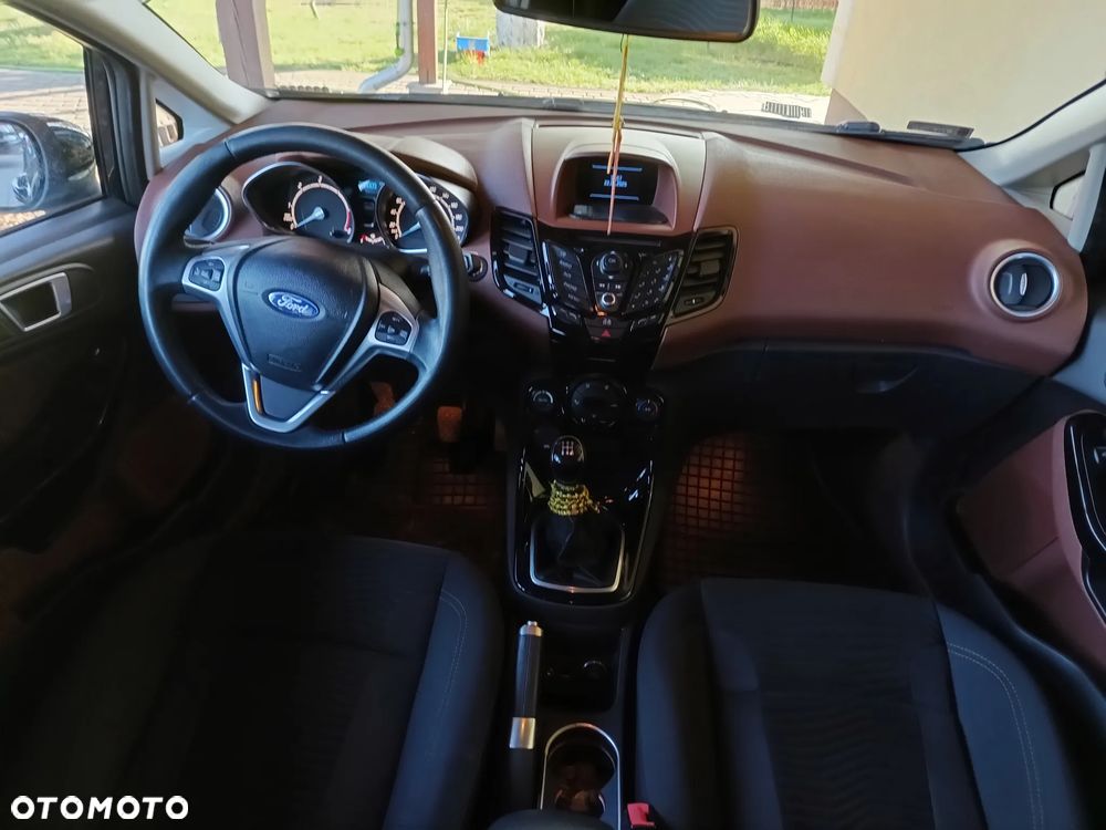 Ford Fiesta 1.6 TDCi DPF Titanium - 14