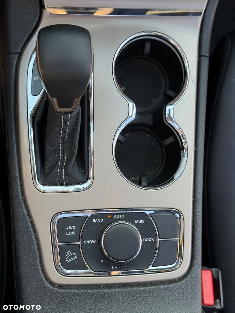 Jeep Grand Cherokee - 20