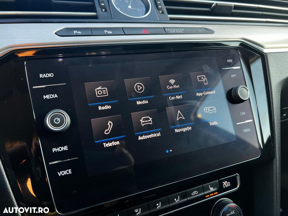 Volkswagen Passat - 24