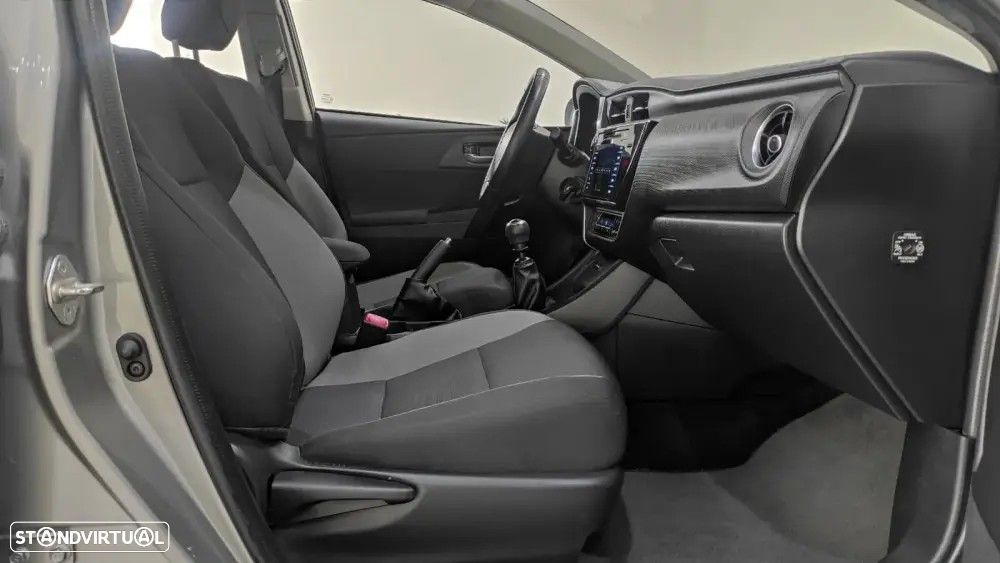 Toyota Auris 1.4 D-4D ACtive - 23