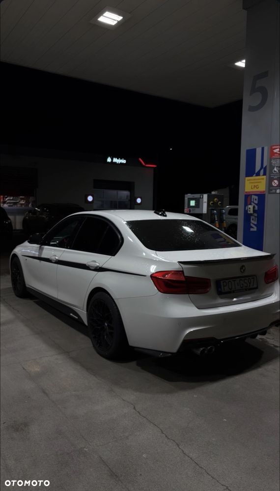 BMW Seria 3 318i M Sport - 2