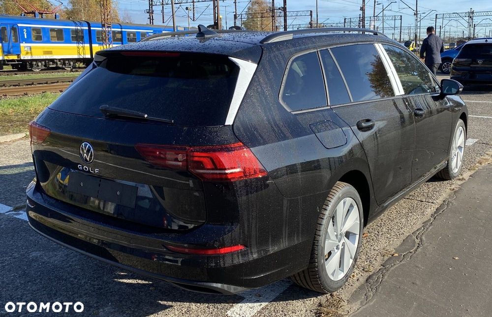 Volkswagen Golf - 6