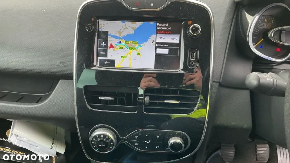 Renault Clio - 8