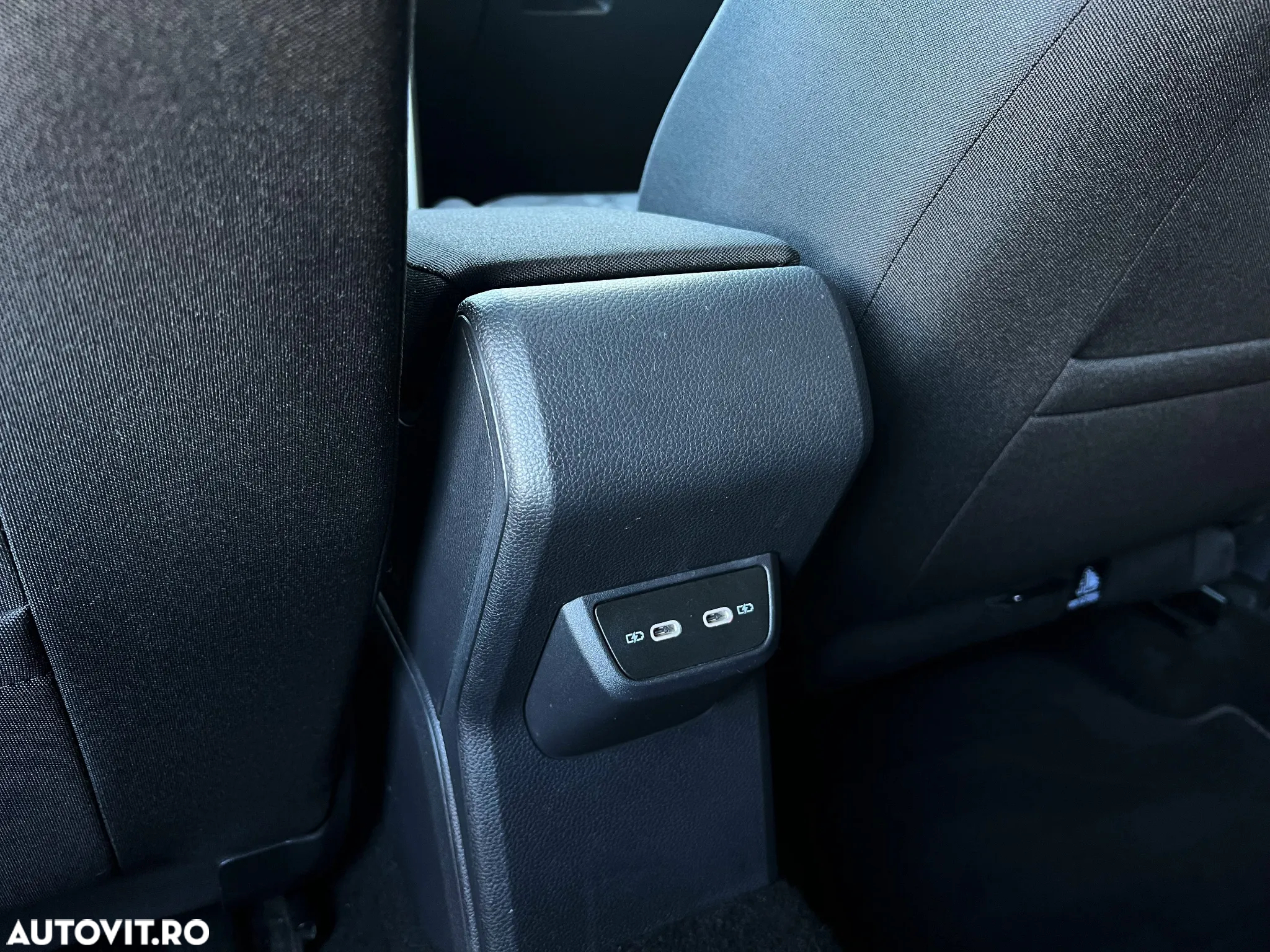 Volkswagen Taigo 1.0 TSI DSG R-Line - 34