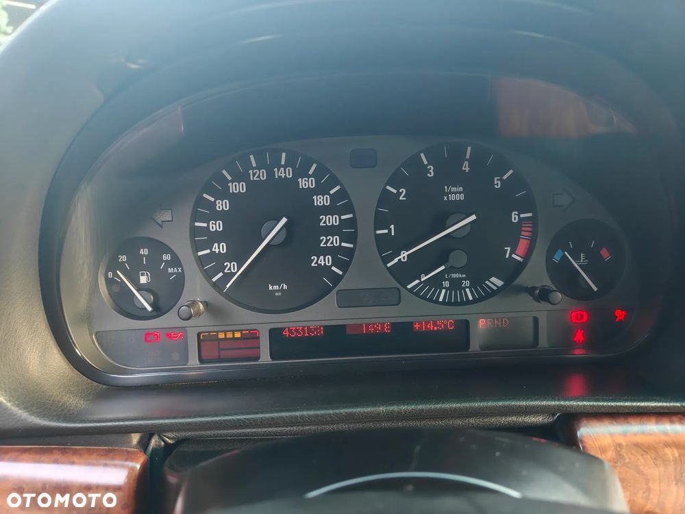 BMW Seria 7 728i L - 8