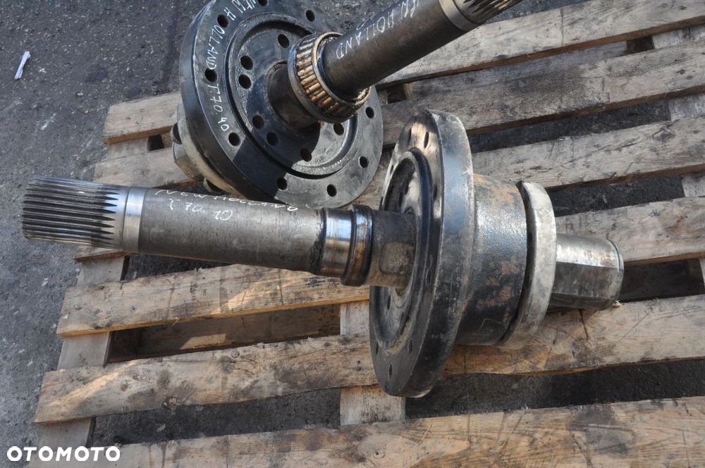 PÓŁOŚ PÓŁOŚKA WAŁEK Case Puma  NEW HOLLAND T7040 - 1