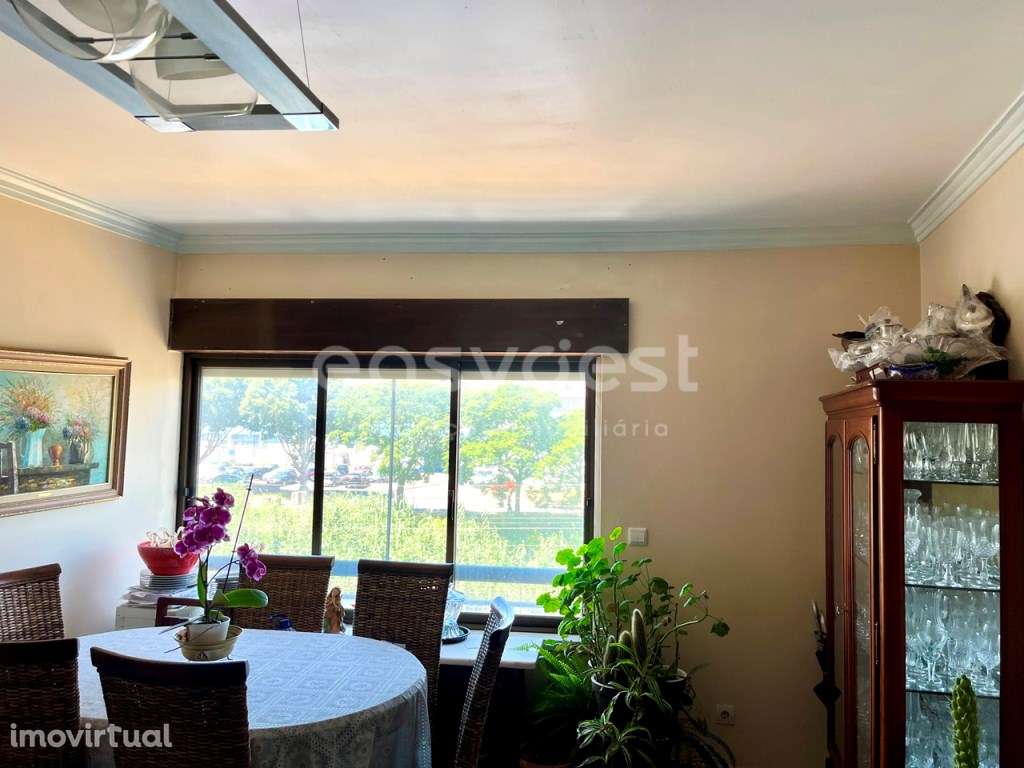 Apartamento T2, 88m2, em prédio com elevadores na Amadora, junto ao... - Grande imagem: 3/18