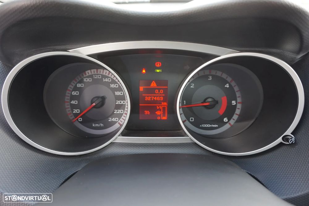 Mitsubishi Outlander 2.0 DI-D Intense+ 4WD - 17