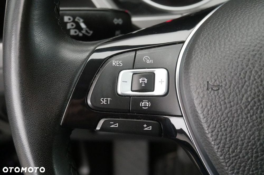 Volkswagen Touran - 19