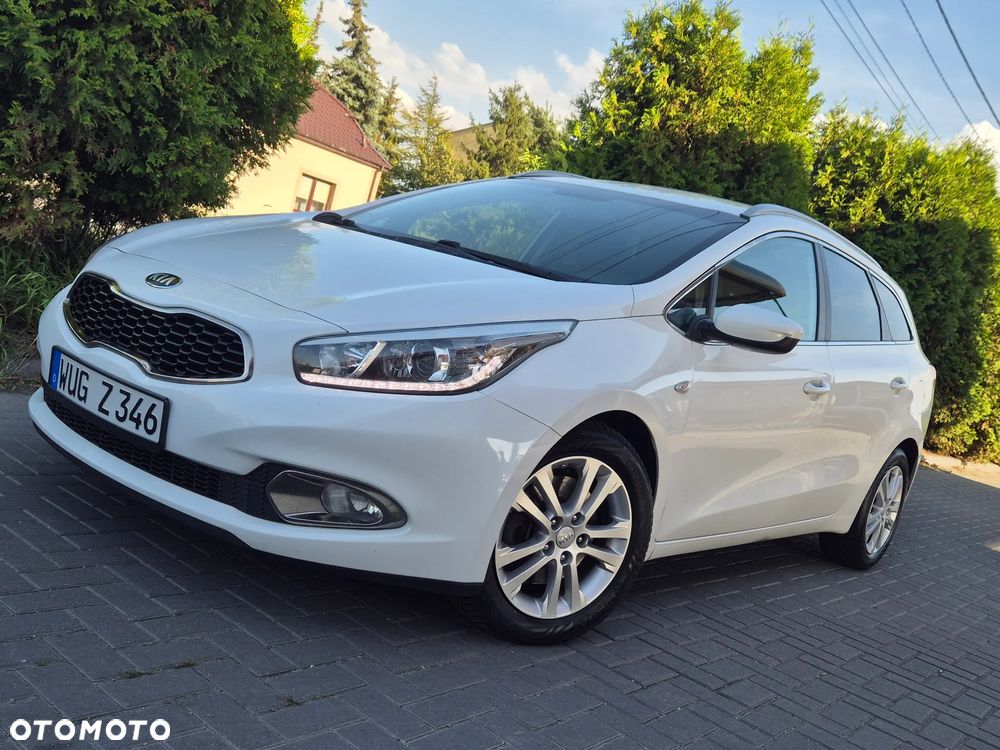 Kia Ceed 1.6 CRDi 128 Platinum Edition - 1