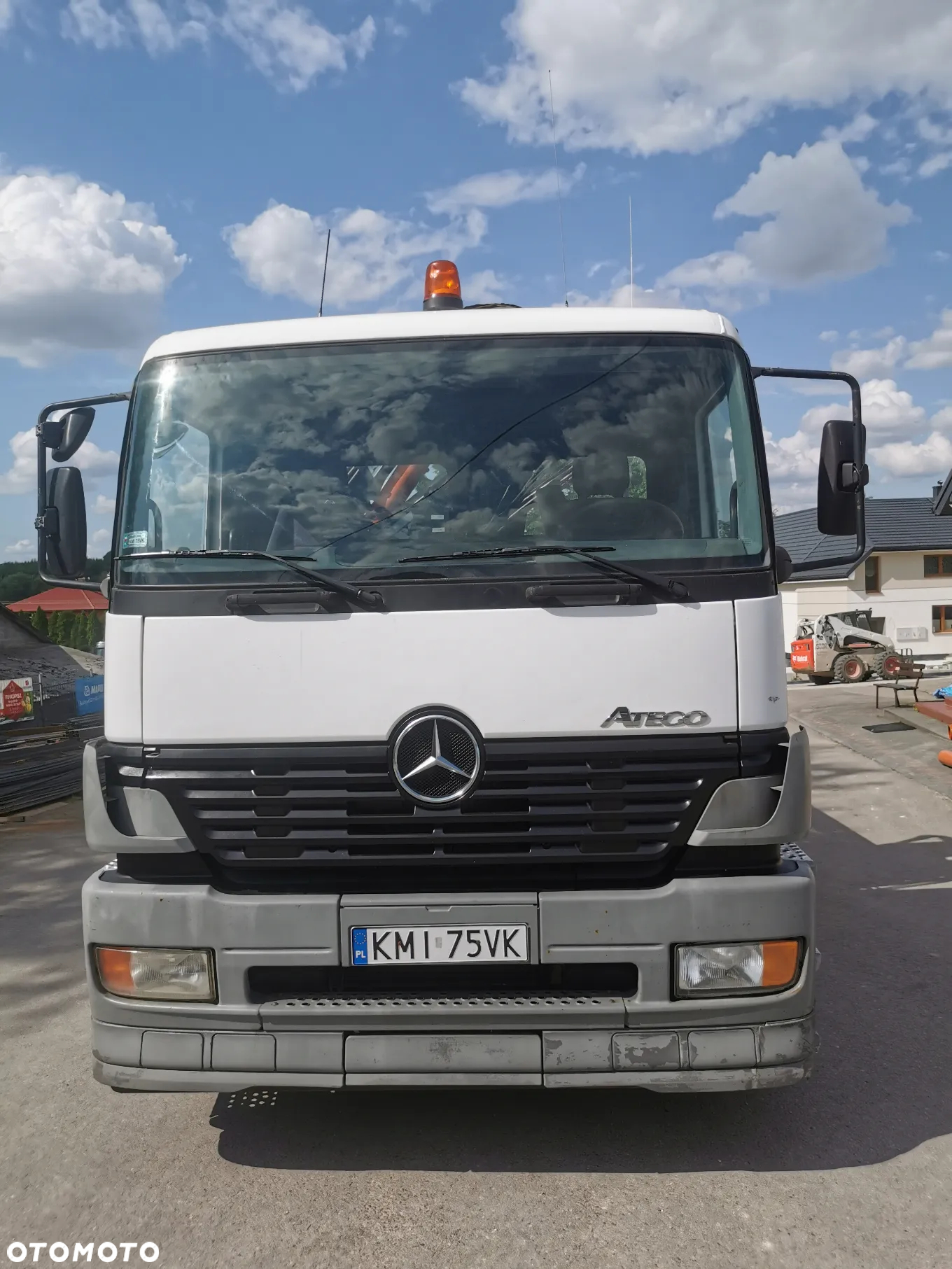 Mercedes-Benz Atego 1823 żuraw HDS Atlas 105.2 koła 315/80R22,5 - 17