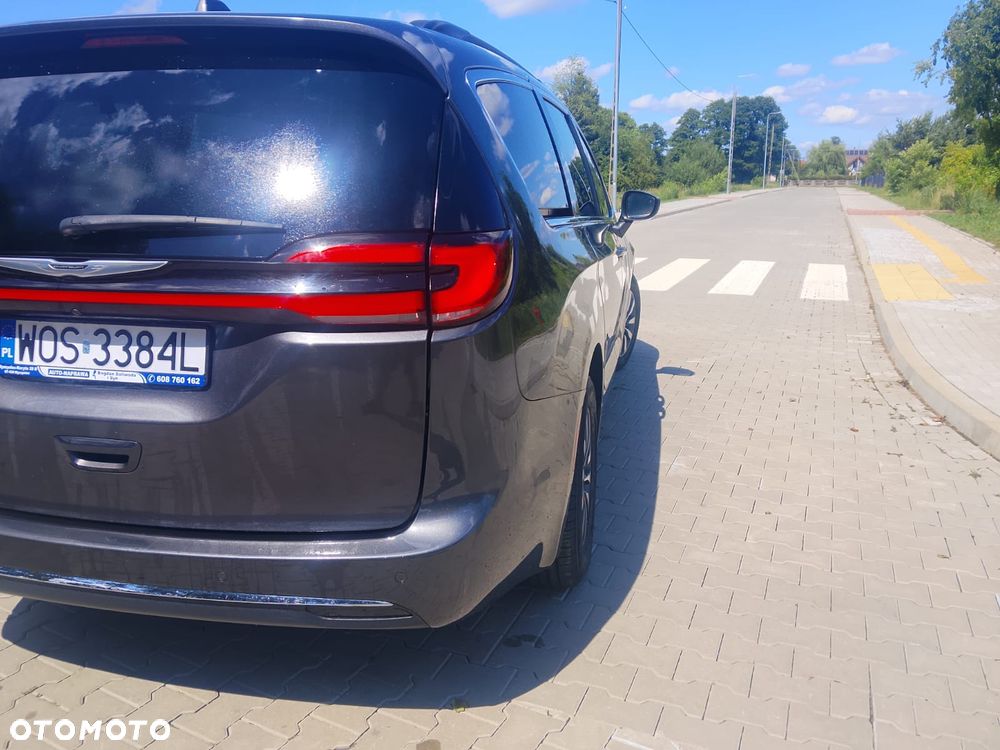 Chrysler Pacifica - 2