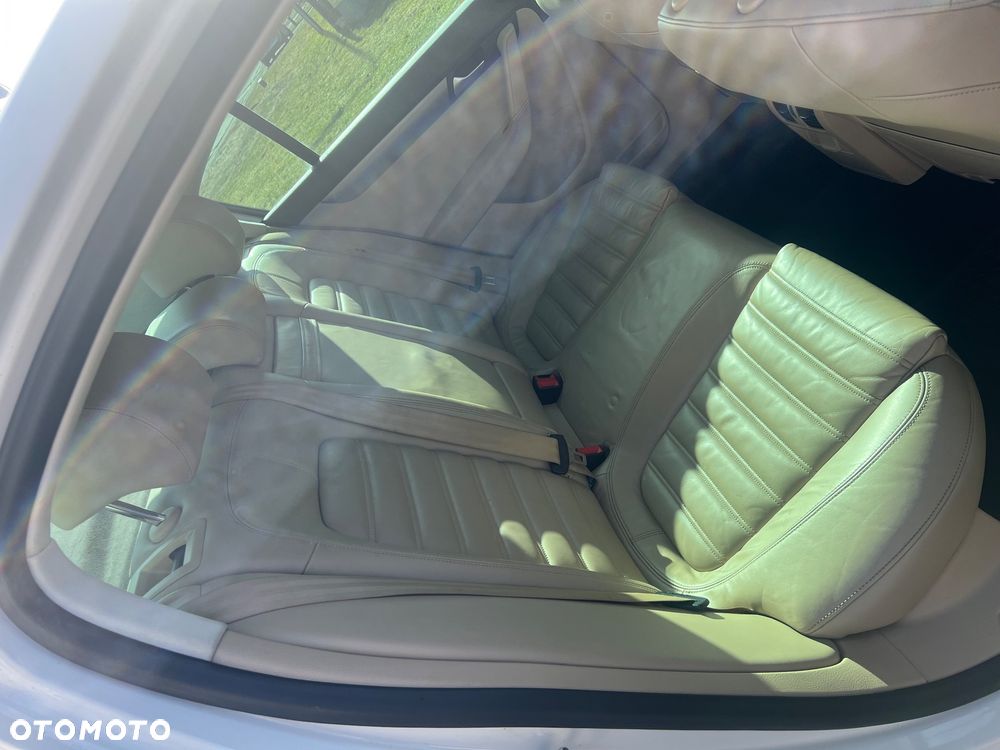 Volkswagen Passat 2.0 TDI BlueMotion Technology Highline - 25