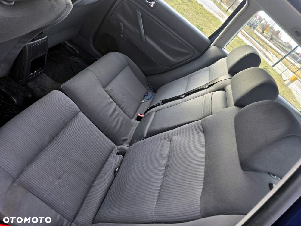 Volkswagen Passat 1.9 TDI Comfortline Tiptr - 23