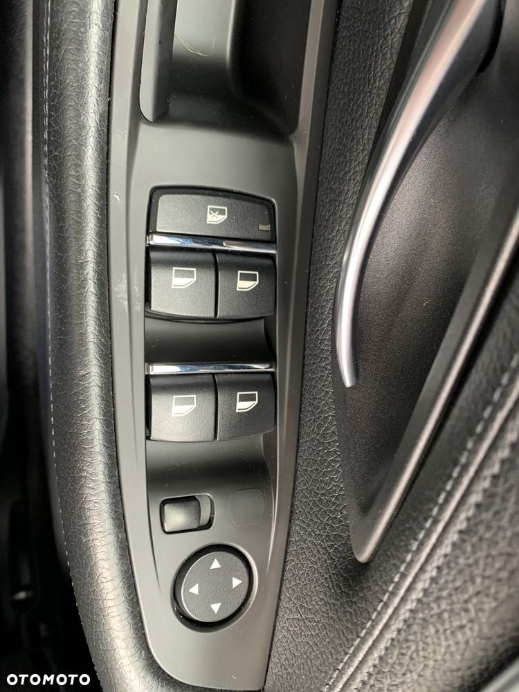 BMW Seria 5 525d - 16