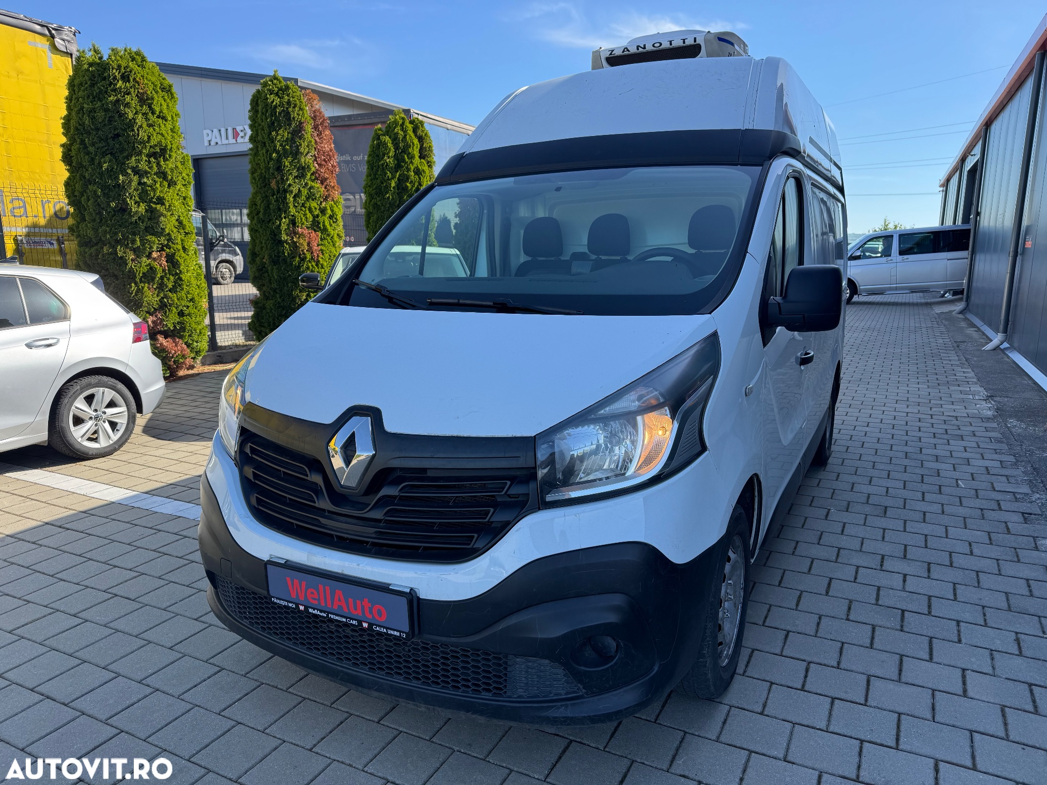 Renault Trafic - 2