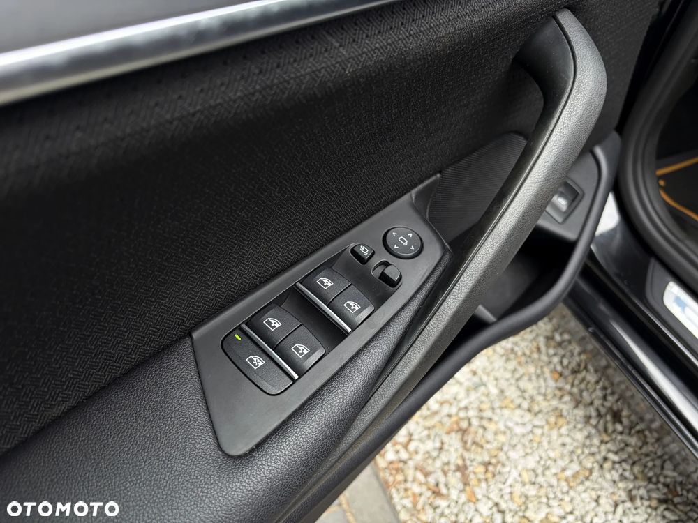 BMW Seria 5 520d - 35