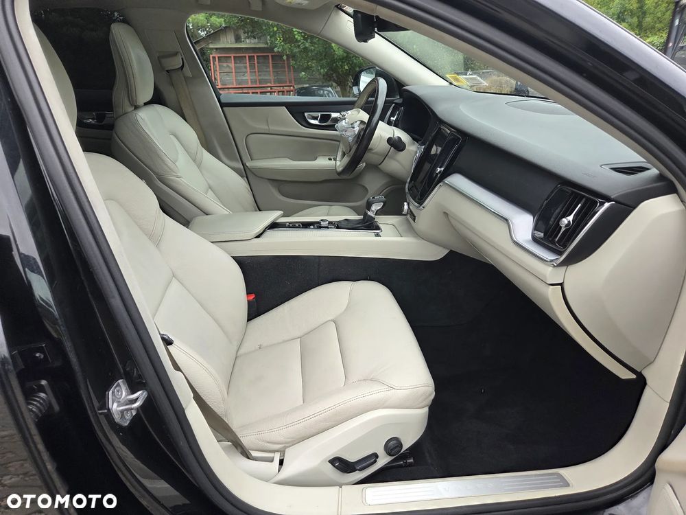 Volvo S60 T5 Momentum Pro - 12
