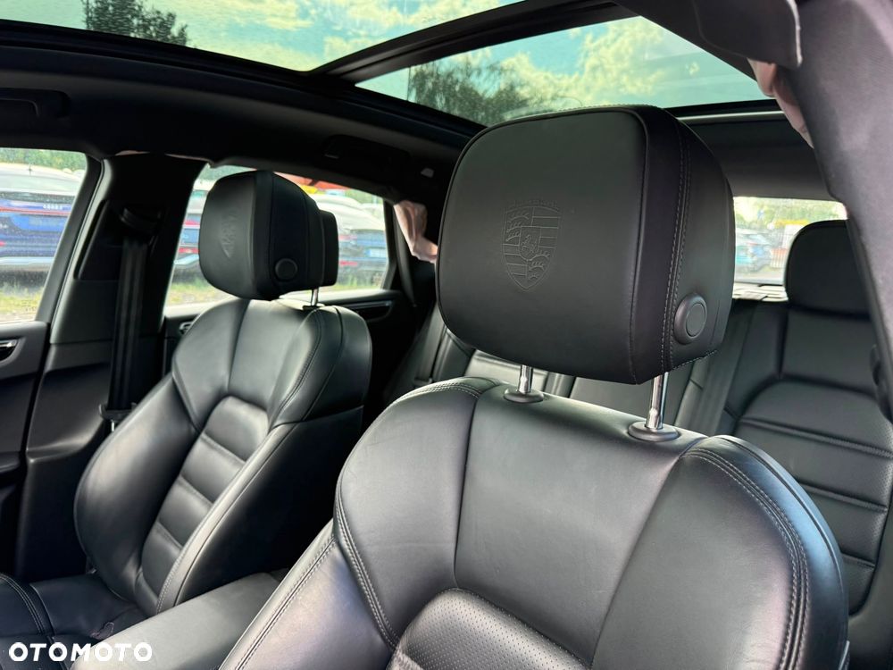Porsche Macan T - 28