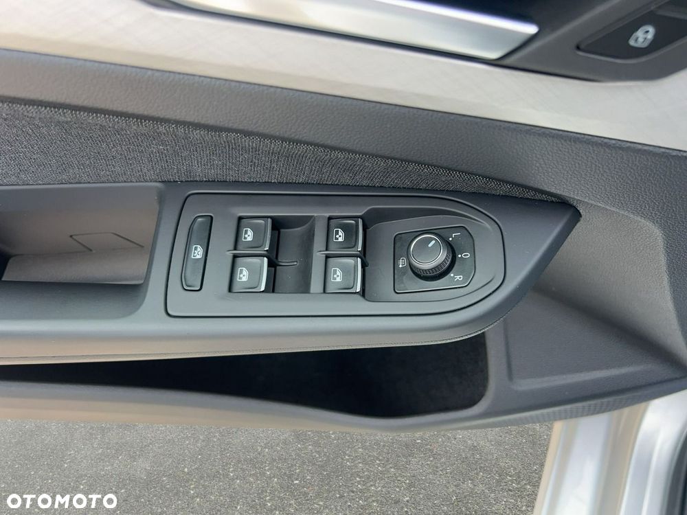 Volkswagen Golf - 11