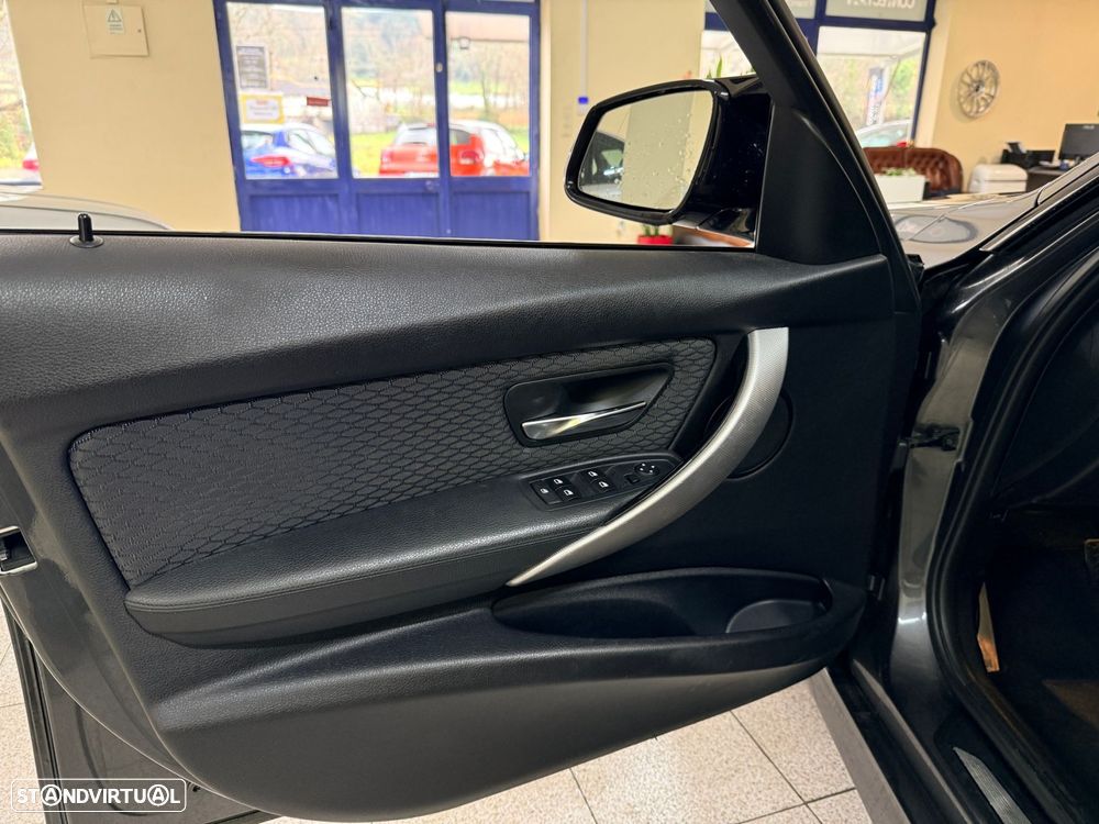 BMW 320 d Auto Pack M - 20