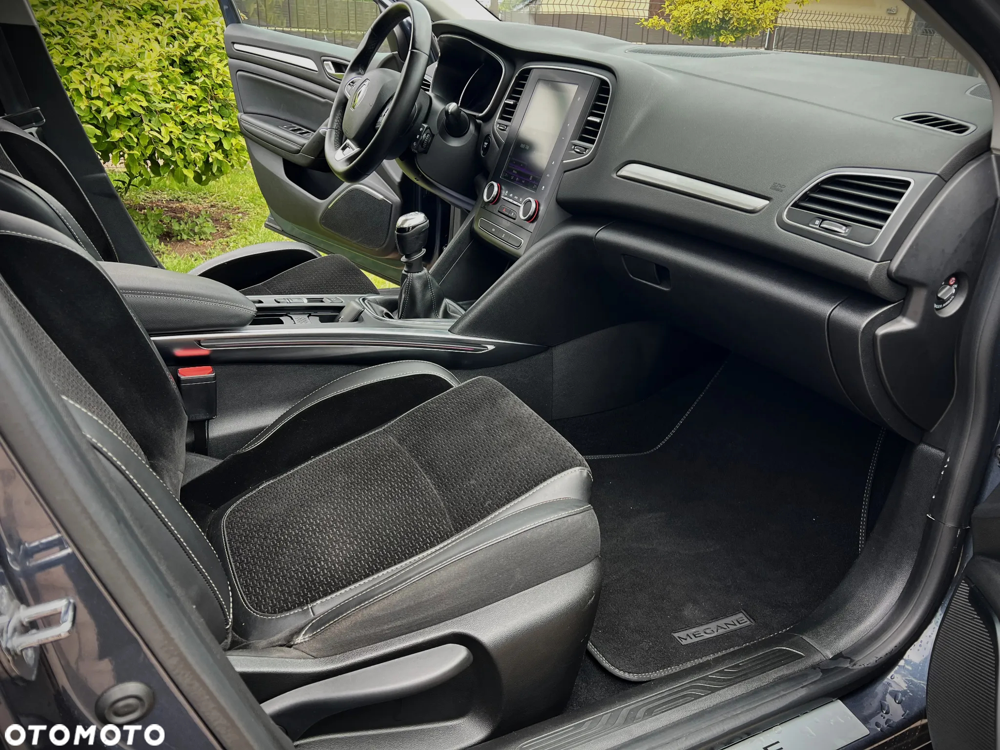 Renault Megane ENERGY TCe 130 Start & Stop LIMITED - 29