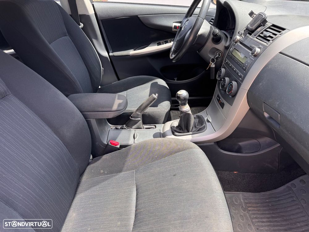 Toyota Corolla 1.4 D-4D Luna - 4